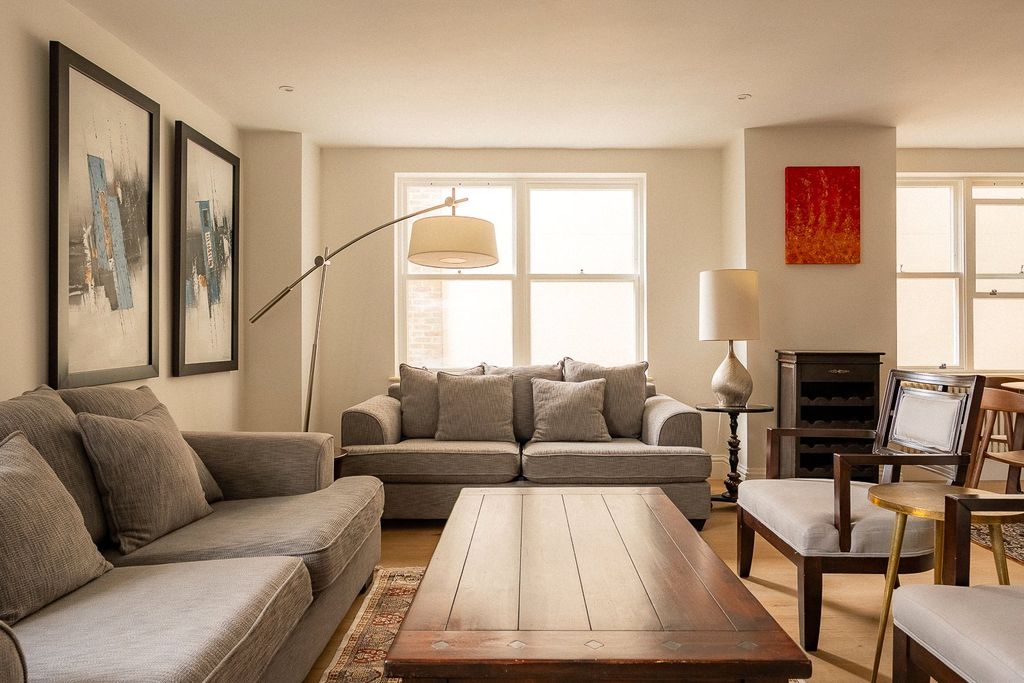Property photo 2 of 17 Living Room