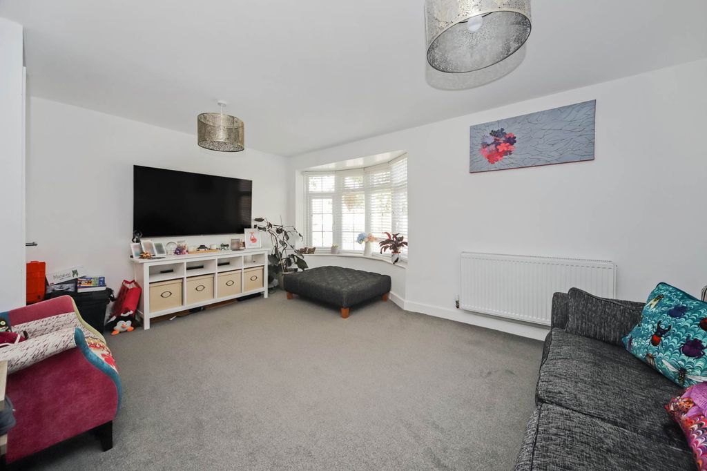 Property photo 3 of 13