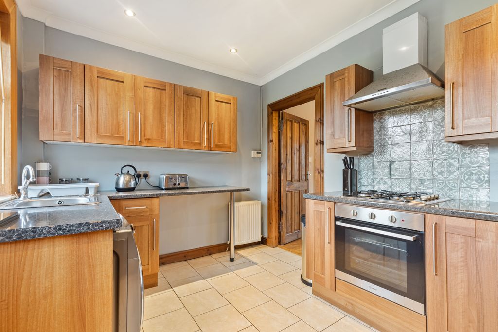 Property photo 3 of 24