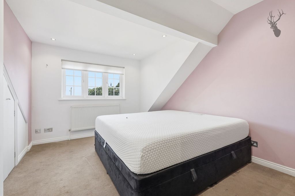 Additional image 8 of 4 bed semi-detached house for saleHigh Road, Epping CM16