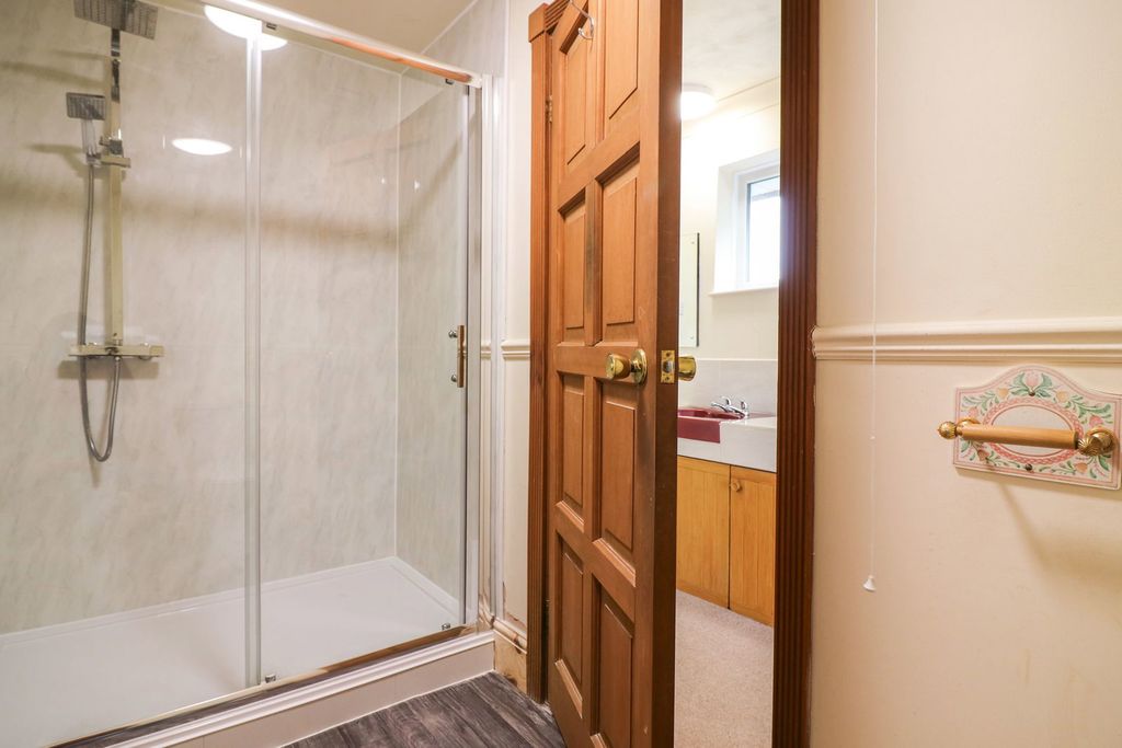 Additional image 28 of 6 bed detached house for saleSt. Barnabas Road, Barnetby DN38