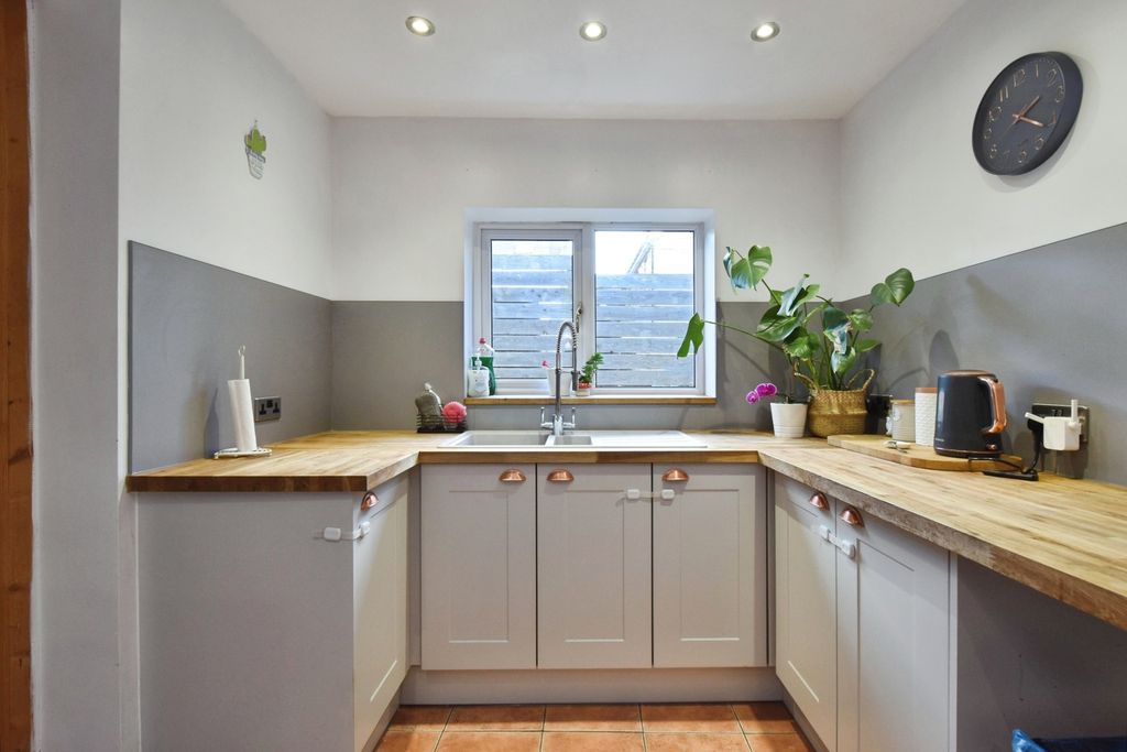 Property photo 3 of 20 Pbox-Img.Jpg