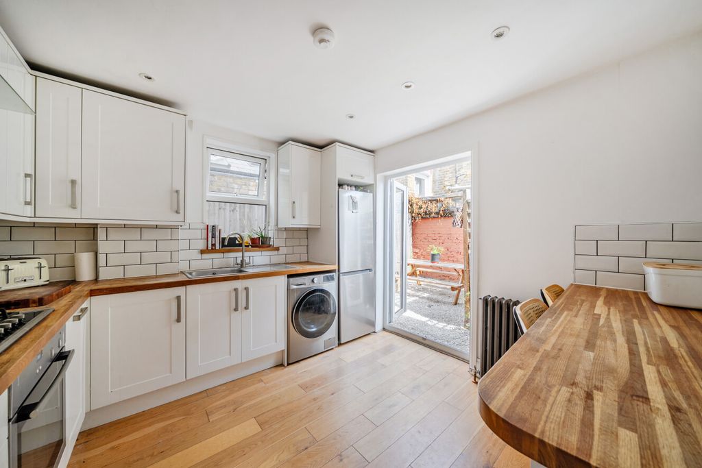 Property photo 2 of 13 1493286-10-6A517E...