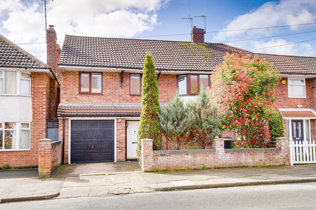 Property photo 1 of 27