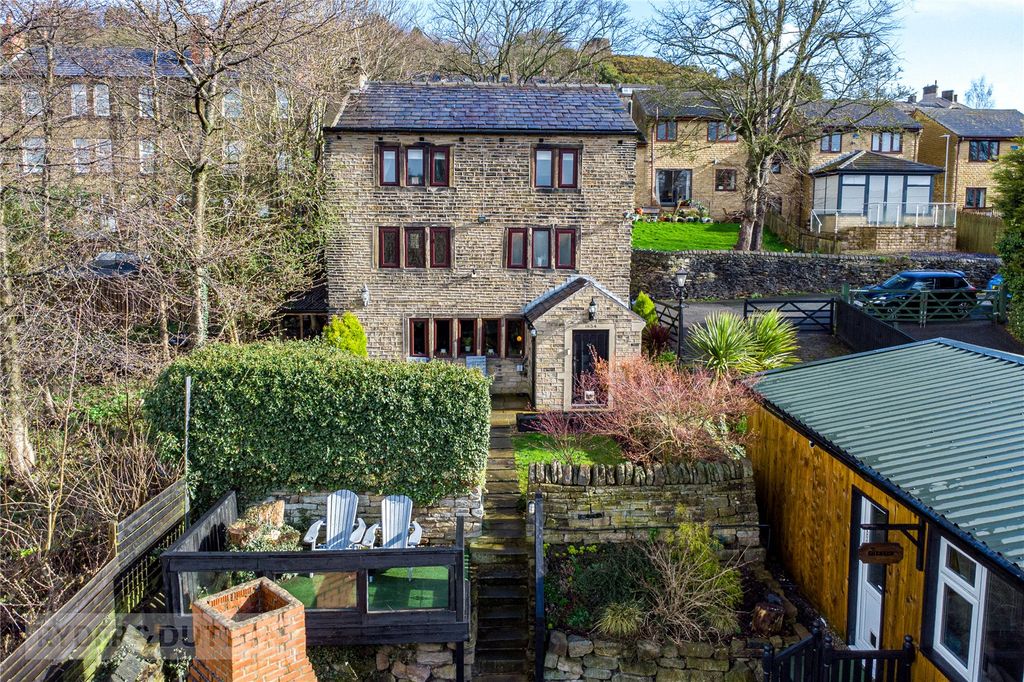 Property photo 1 of 22 Front