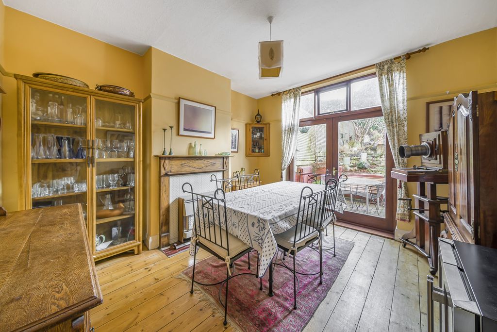 Property photo 2 of 21 Dining Area