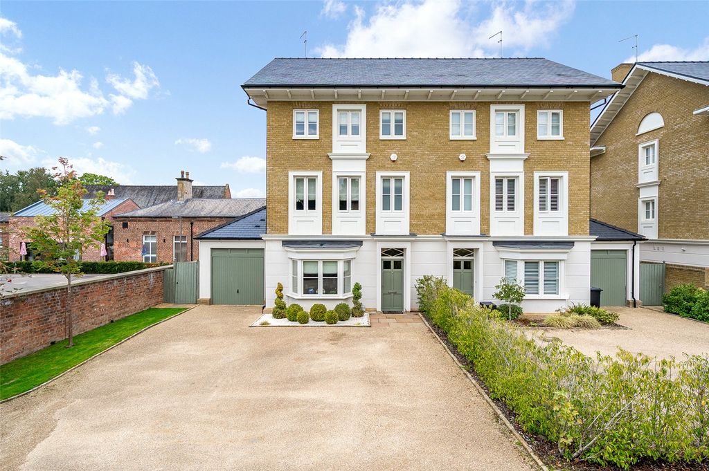 Property photo 1 of 21 9 Cedar Square