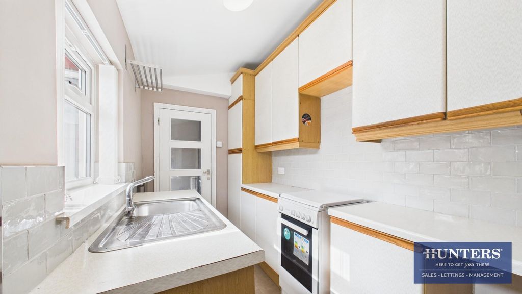 Property photo 3 of 14 Kitchen
