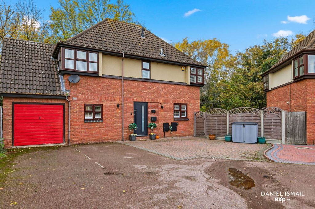 Property photo 1 of 36