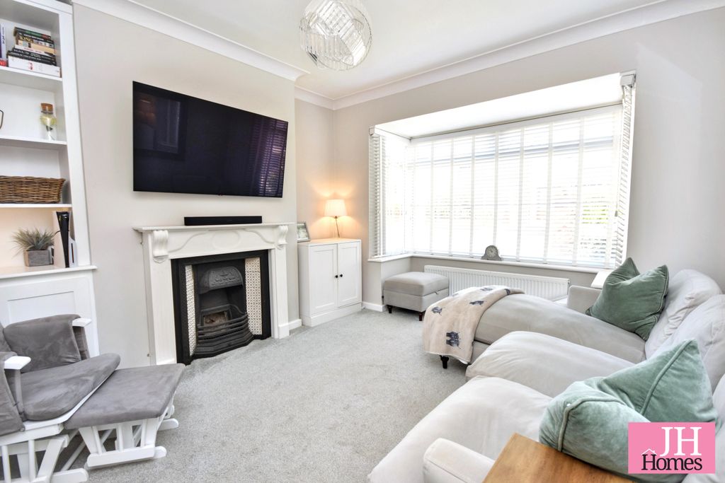 Property photo 2 of 23