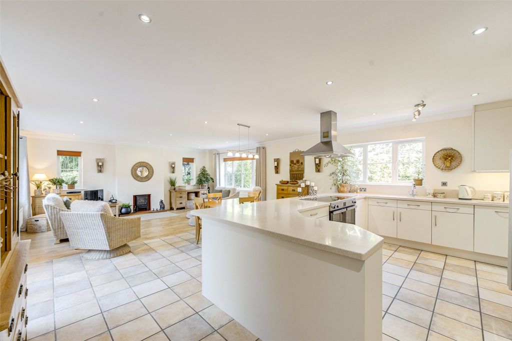 Property photo 3 of 53 Picture No. 39