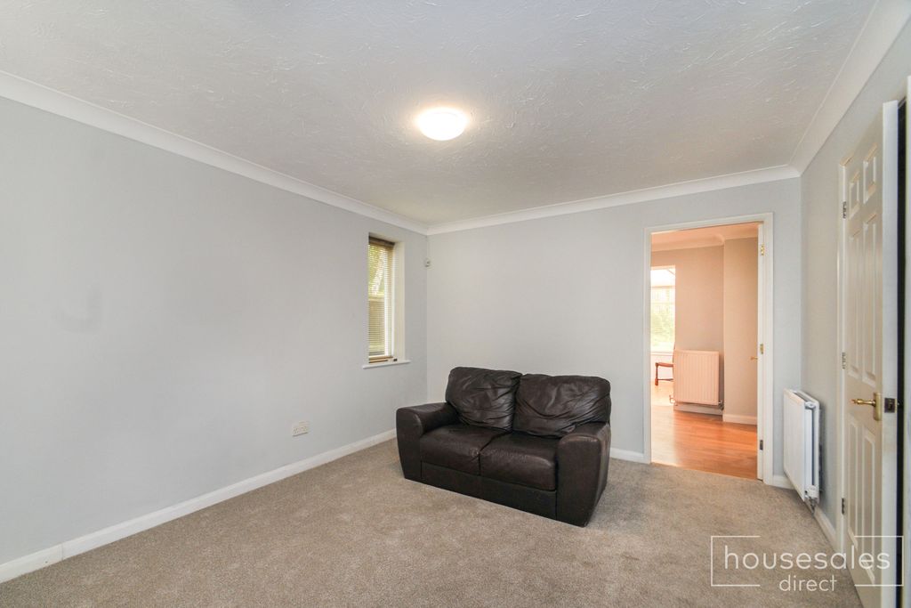 Property photo 3 of 12