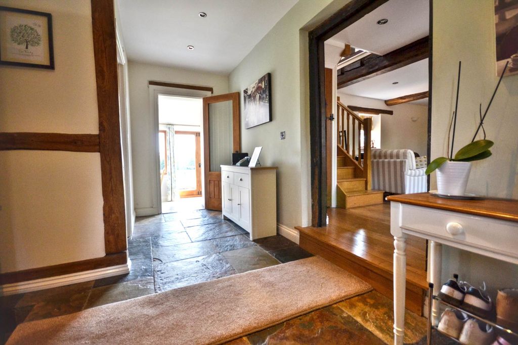 Property photo 3 of 26