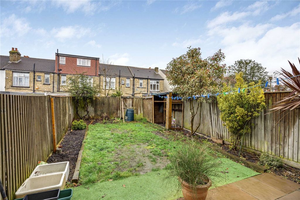 Property photo 2 of 18 Picture No. 22