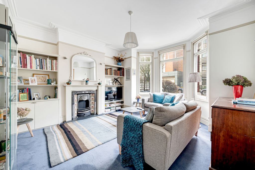 Property photo 2 of 24 Warwick Road (3)