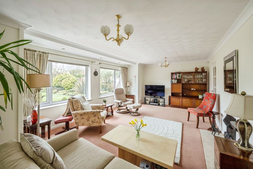 Property photo 2 of 18