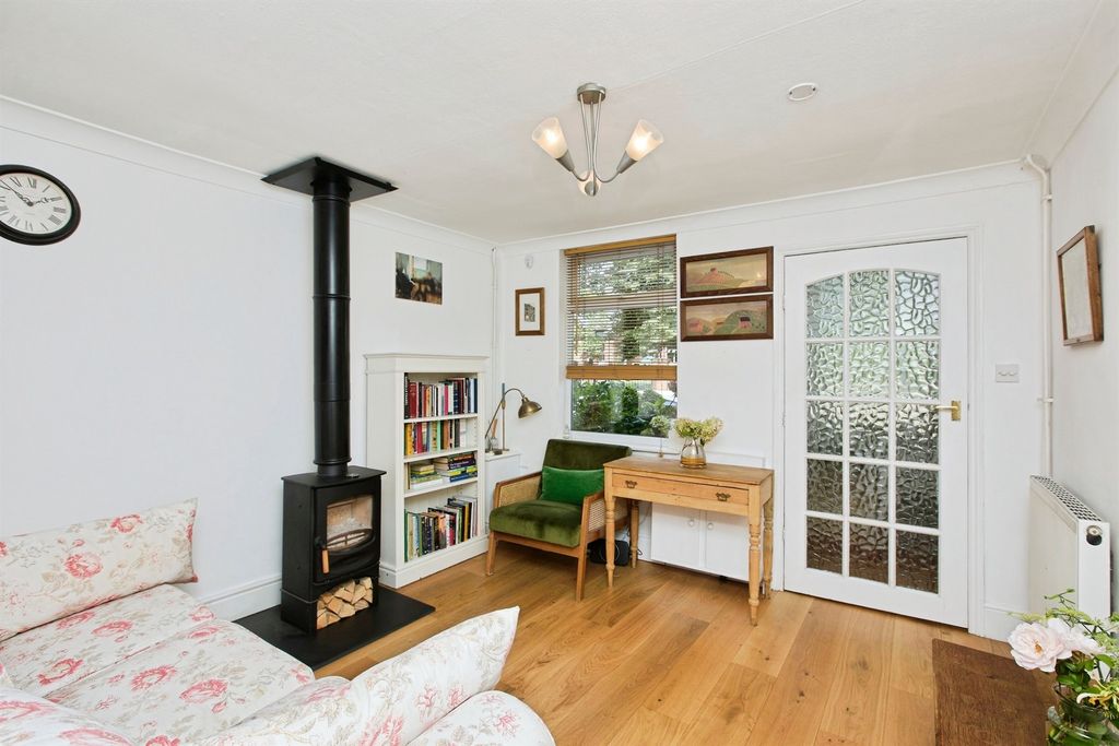Property photo 3 of 18