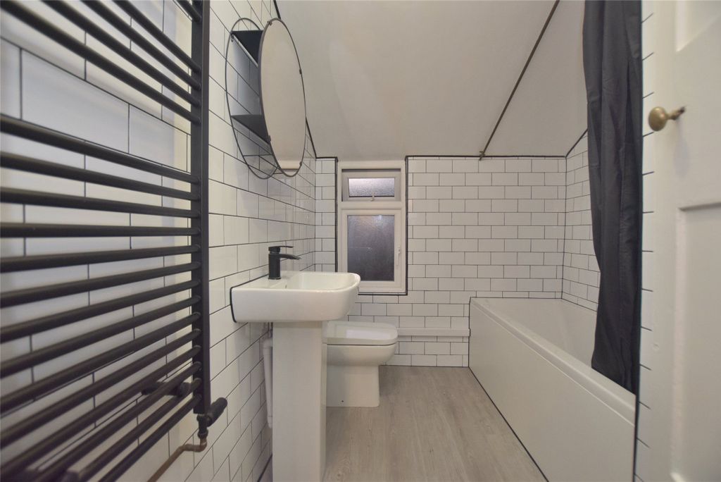 Property photo 3 of 16 Bathroom