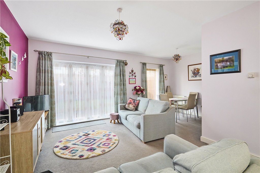 Property photo 2 of 20 Sitting Room