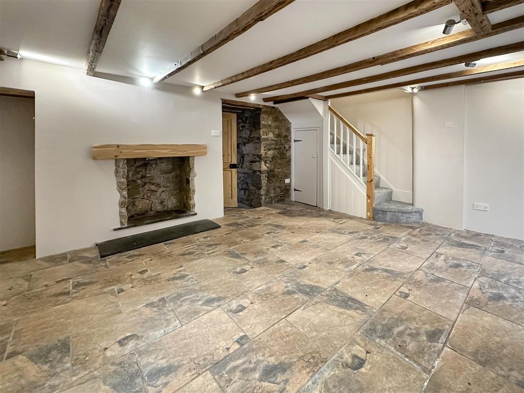 Property photo 2 of 24