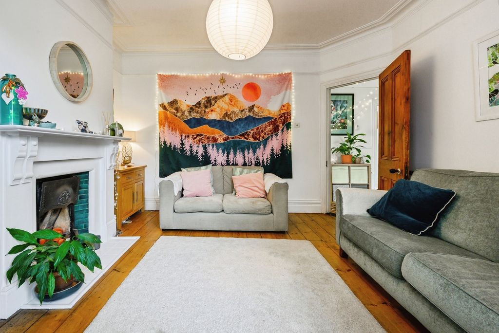 Property photo 2 of 20 Pbox-Img.Jpg