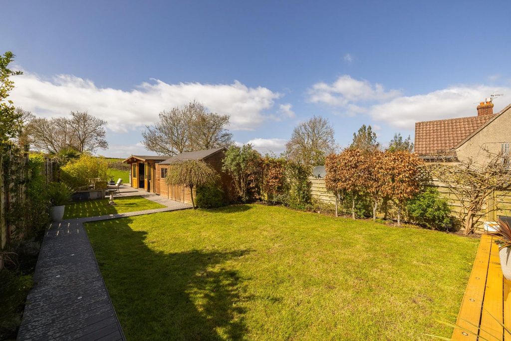 Property photo 3 of 47 Char8725.Jpg