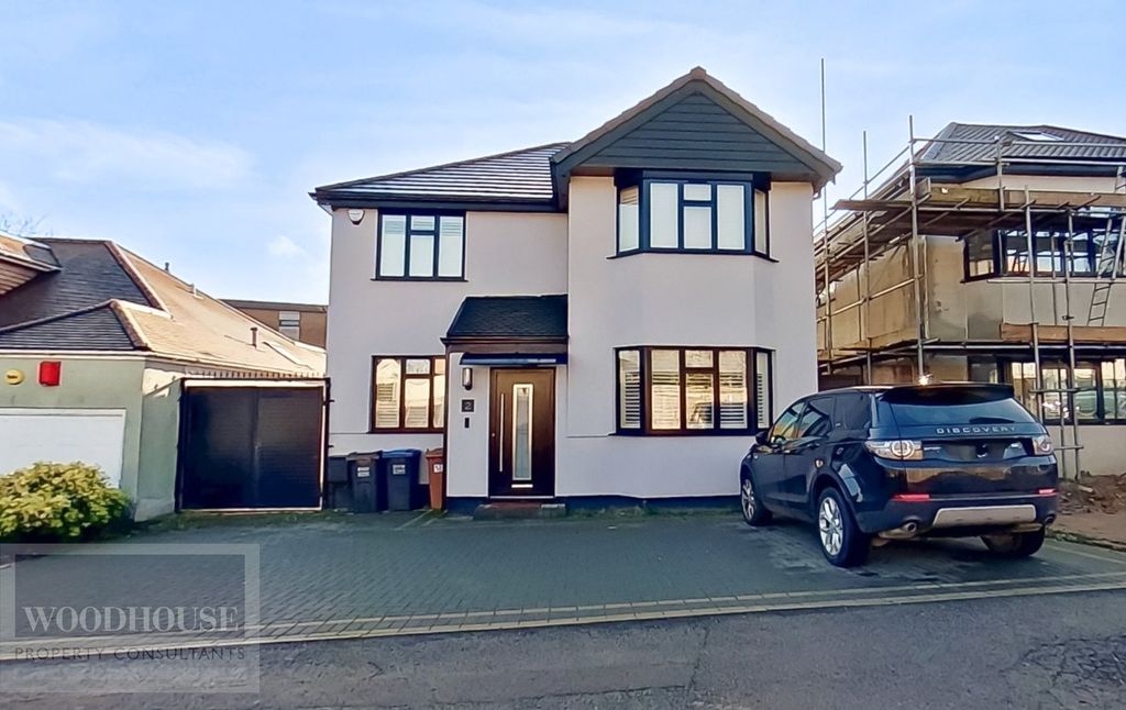 Property photo 1 of 32