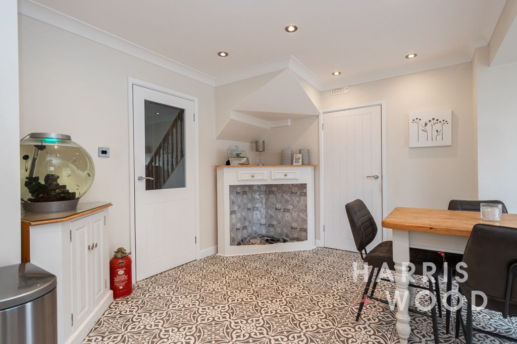 Property photo 3 of 18 4451593