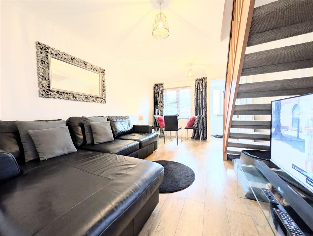 Property photo 3 of 10 c1B5133F-Ded2-4d89-B301-92E62Cfb0Cde.Jpg