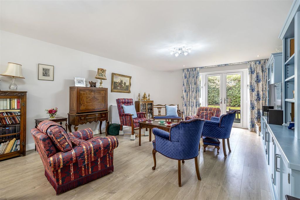 Property photo 3 of 15 Lounge/Dining Room: