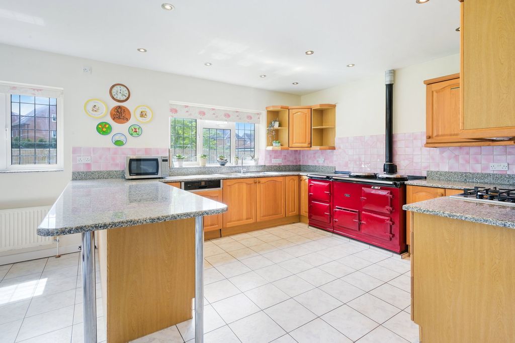Additional image 7 of 5 bed detached house for saleHoltye Road, East Grinstead RH19