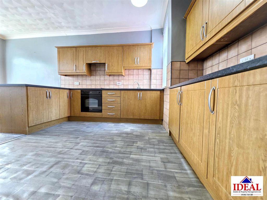 Property photo 2 of 14 1000040778.Jpg