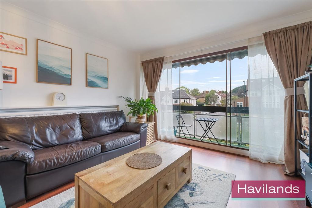 Property photo 3 of 12 Chesterfield Lodge-5.Jpg