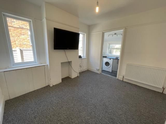 Property photo 2 of 12 Lounge.Jpg