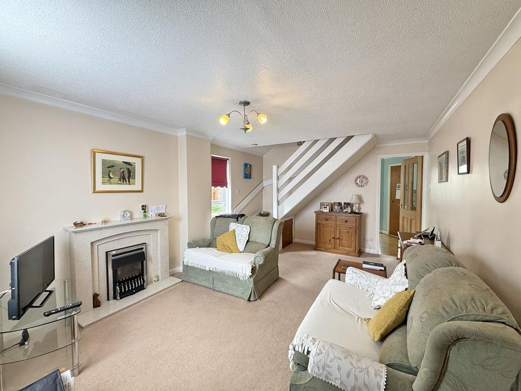 Property photo 2 of 12 Beaumaris Close 1 - Lounge Diner Fp.Jpg