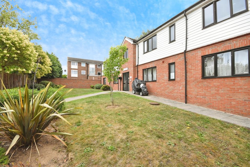 Property photo 3 of 17