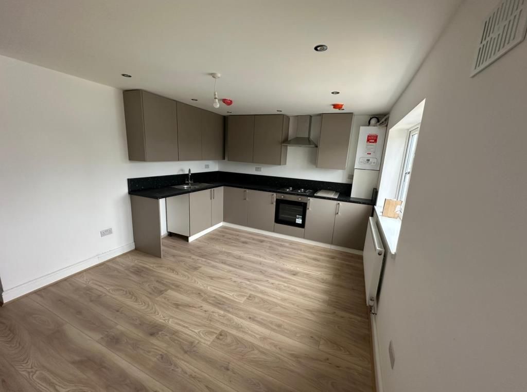 Property photo 3 of 6 Kitchen