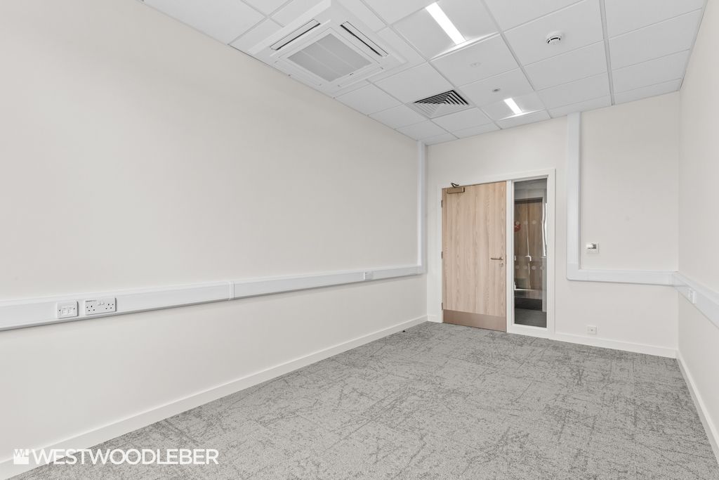 Property photo 2 of 6 Unit 201 (1)
