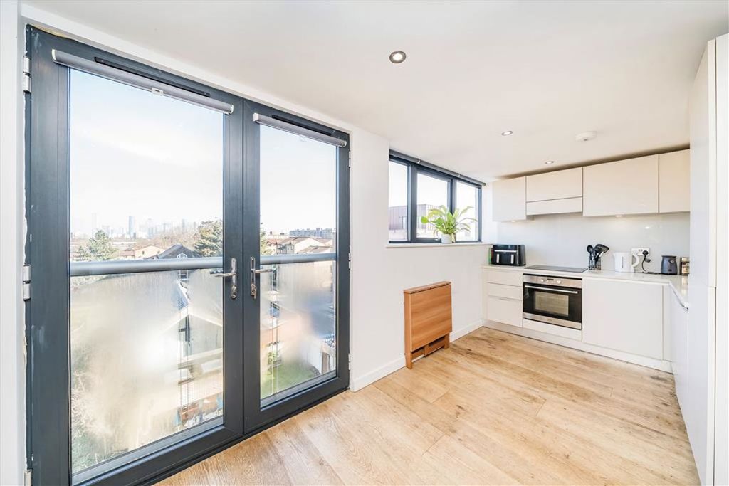 Property photo 3 of 8