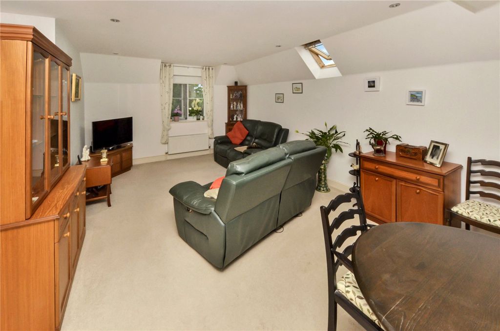 Property photo 2 of 19 Lounge/Dining Room