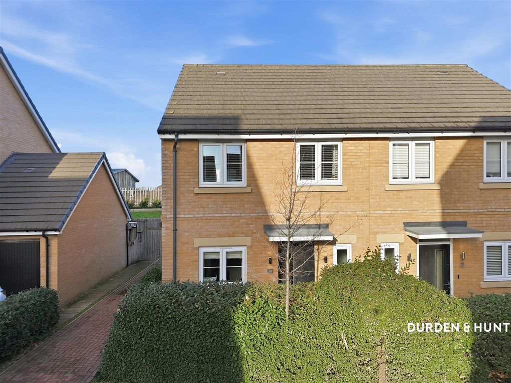 Property photo 1 of 18 Finch Road