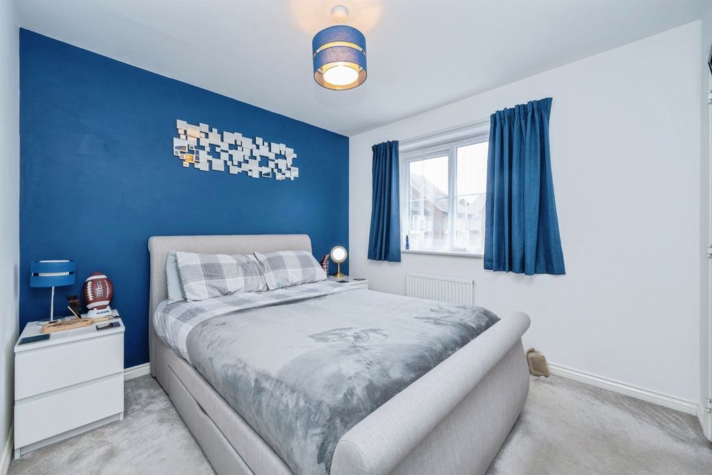 Property photo 3 of 19