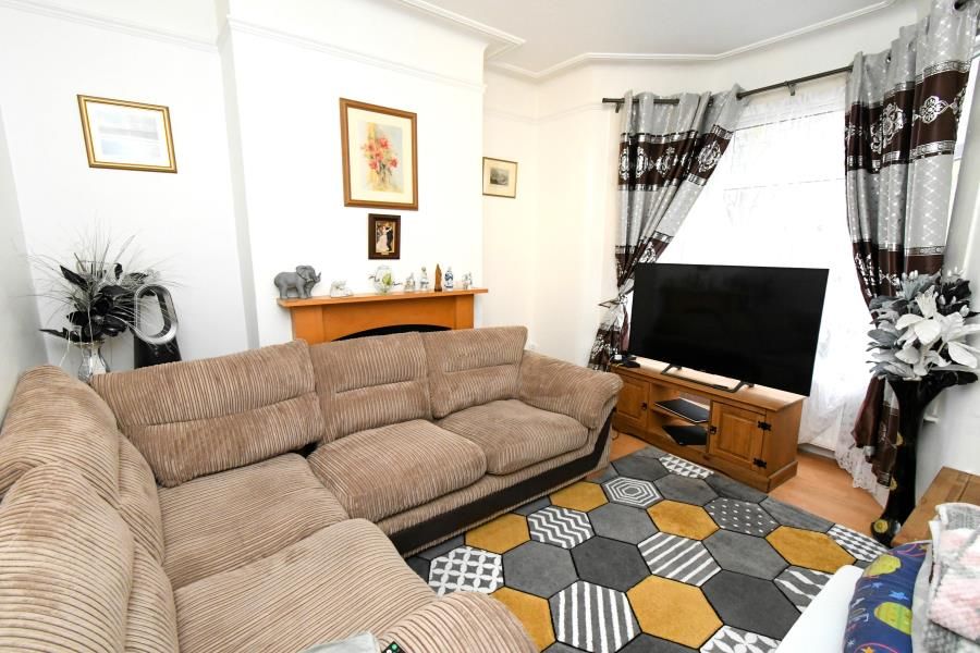 Property photo 2 of 8