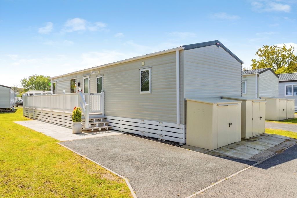 Property photo 1 of 17 Pbox-Img.Jpg