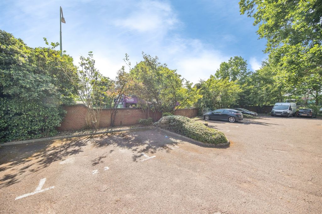 Property photo 2 of 9