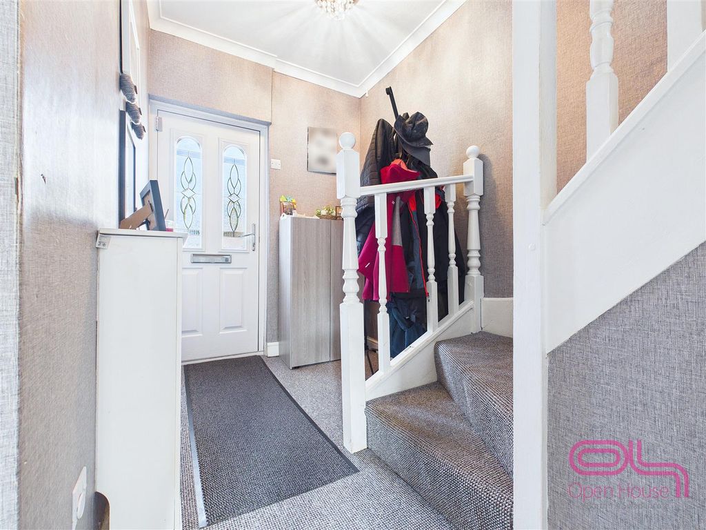 Property photo 3 of 27 Eldon Street, Winshill (4).Jpg