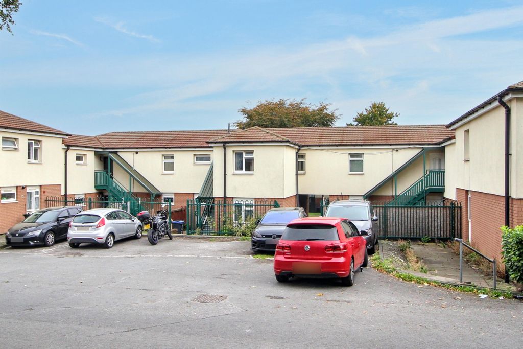 Property photo 1 of 15 15 Hawkshead Drive, Hawkshead, Bradford, West Yorkshire, Bd5 0Tj