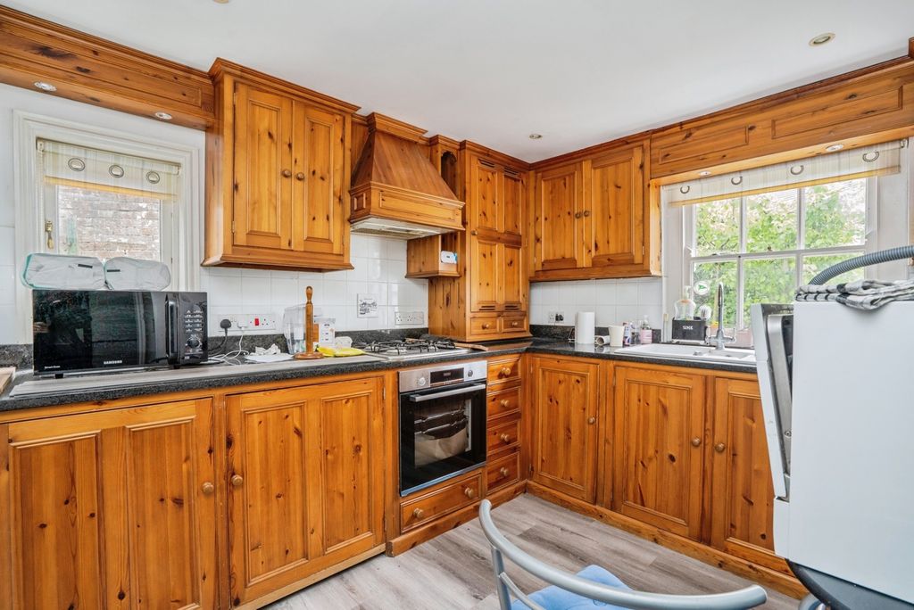 Property photo 2 of 17 Pbox-Img.Jpg