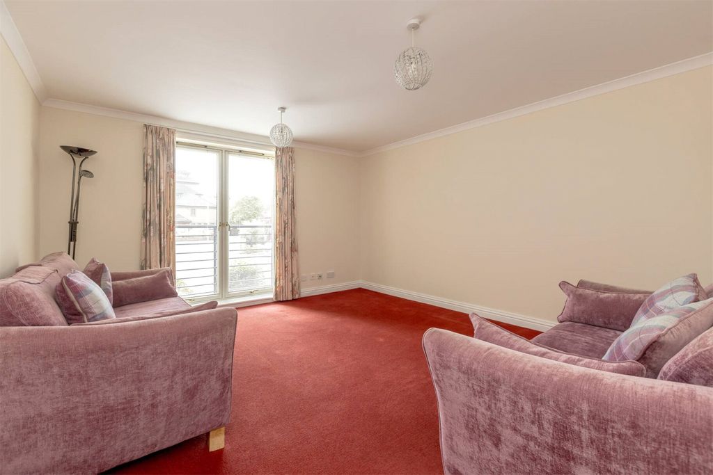 Property photo 2 of 19 Picture No. 10