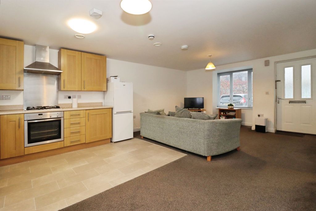 Property photo 3 of 11